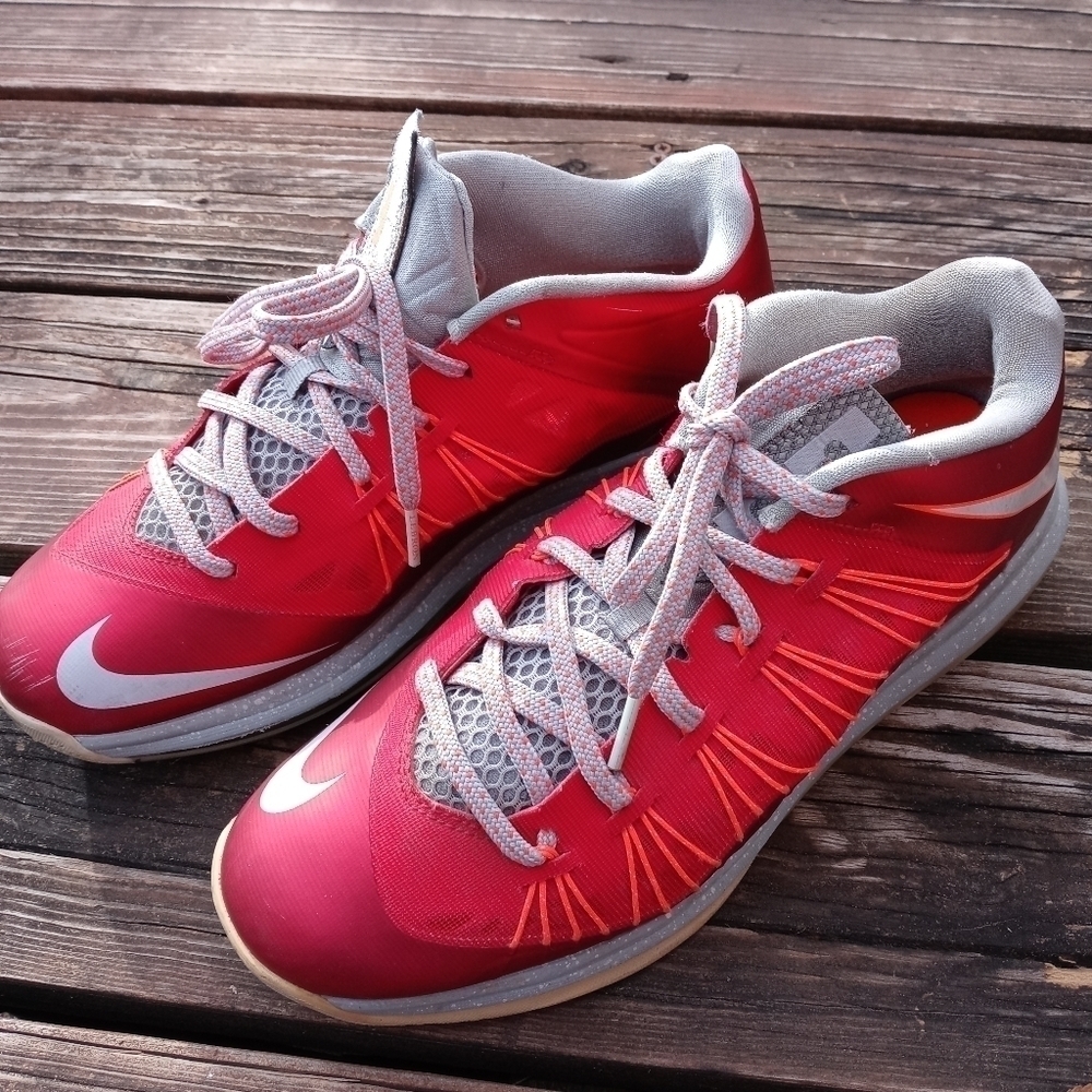 Nike Air Max LeBron 9.5 Low University Red 579765-600 men's Sz 9.5 2013 . 136pem